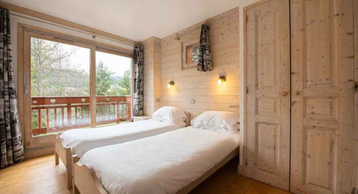 Chalet Le Cedre Blanc, Meribel ski chalet, image 4